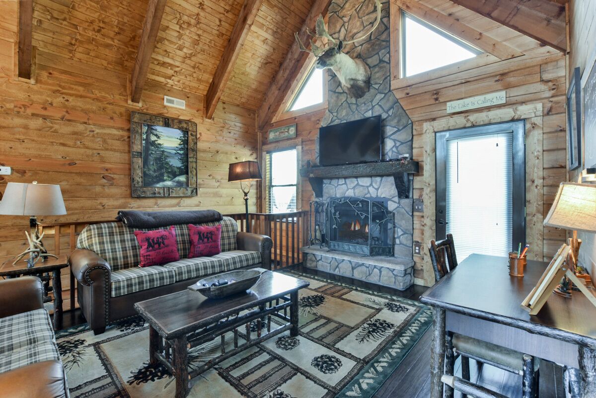 Getaway to Rustic Timber Lodge