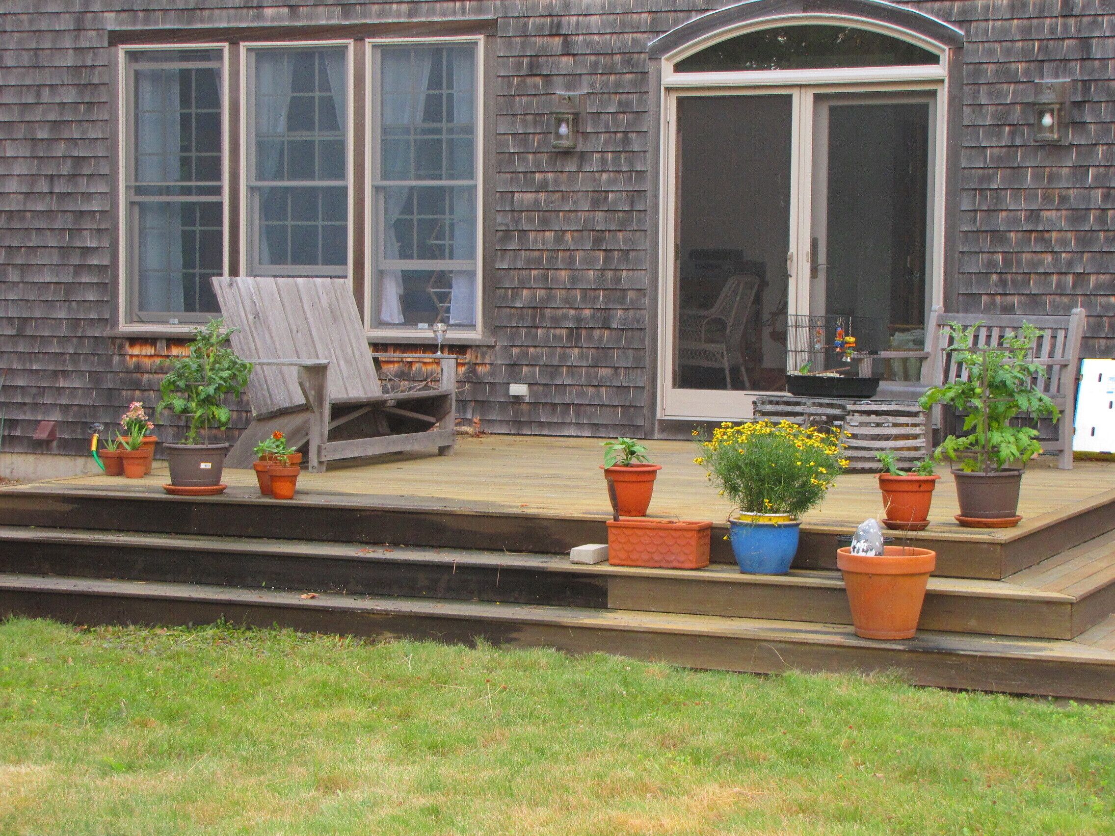 GREAT PRICE!PETS WELCOME! 2 Decks, Porch,Linens Included,Outdoor Shower, A/C
