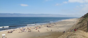 Luxury 2 Bedroom Vacation Rental near West End / 1 Block from Beach