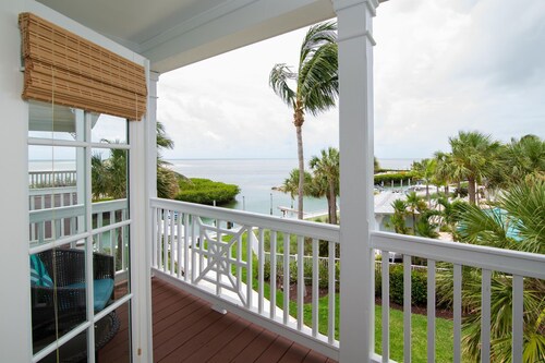 Islamorada Oceanfront Home with Ocean View, Dock, Comm Pool & Beach, plus Den