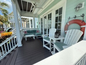 Terrace/patio - Islamorada Oceanfront Home with Ocean View, Dock, Comm Pool & Beach, plus Den (Islamorada)