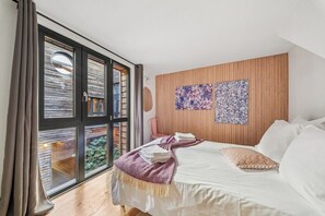 4 slaapkamers, een strijkplank/strijkijzer, reisbedje, wifi