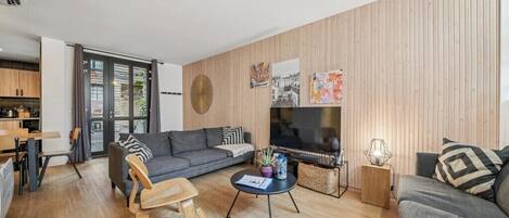 Smart-TV og stereoanlegg