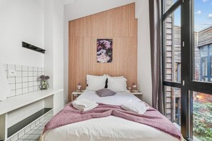 4 bedrooms, iron/ironing board, travel cot, WiFi