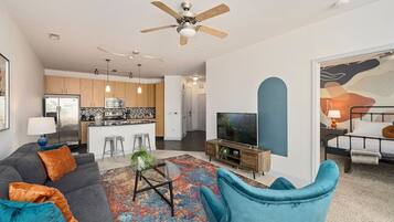 TV, Netflix, streaming services