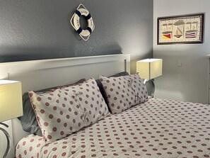 3 chambres, fer et planche à repasser, Wi-Fi gratuit, draps fournis