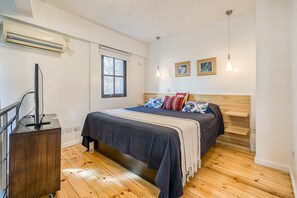 1 chambre, fer et planche à repasser, accès au Wi-Fi (inclus)