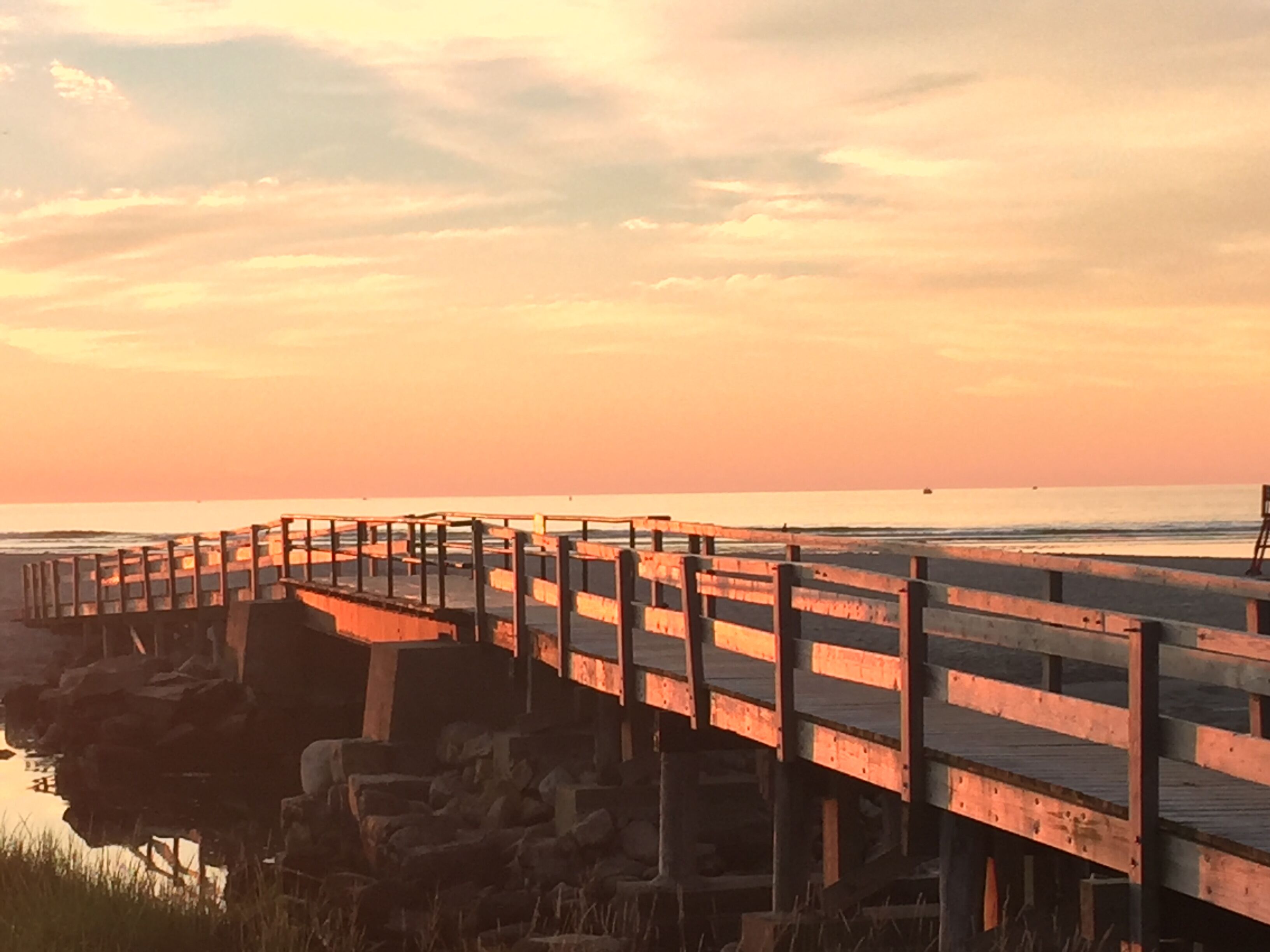 Good Harbor Beach Retreat ~ Walk to beach, shops, restaurants ~Dog Friendly