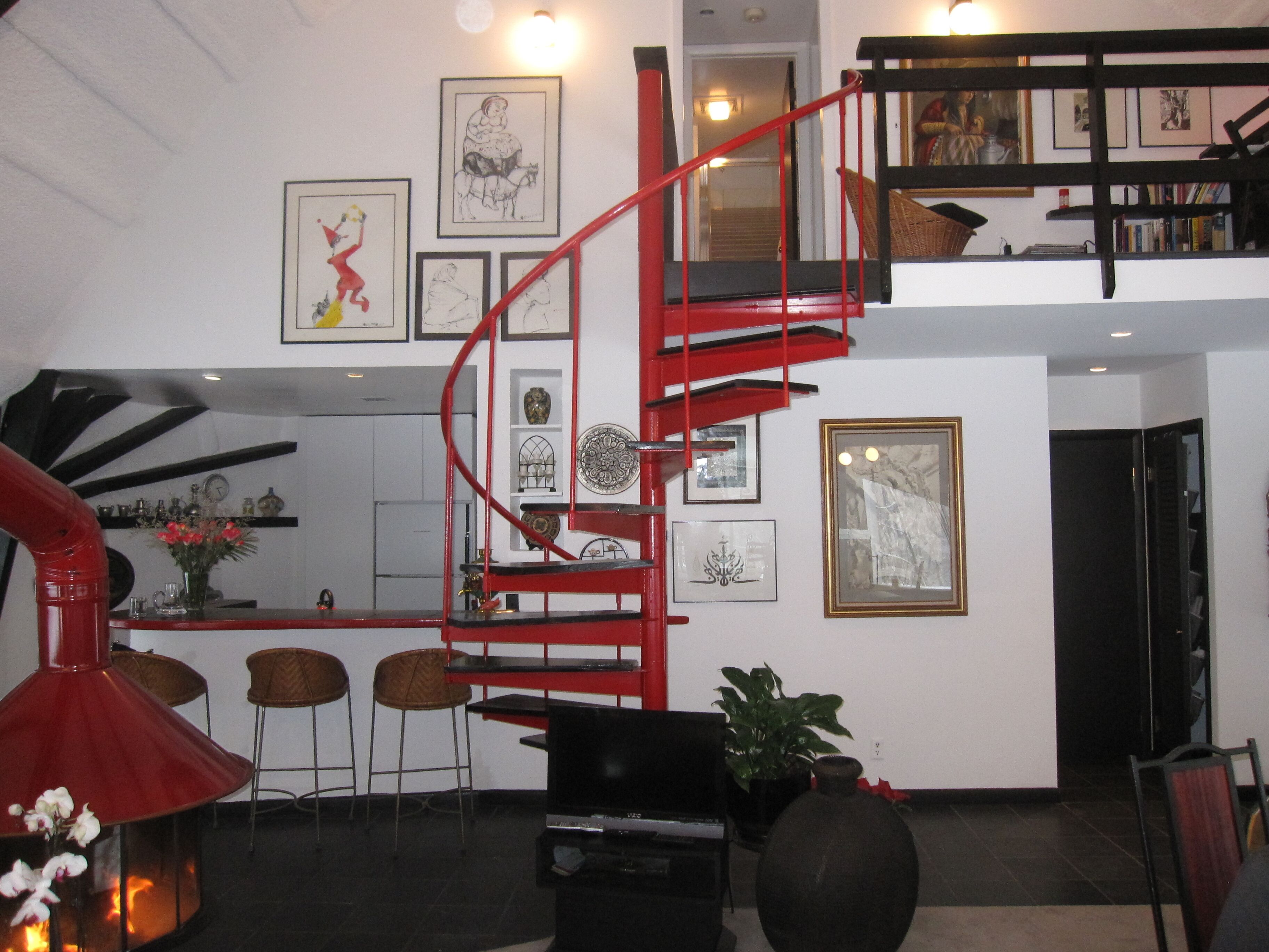  Indoor Pool, Sauna, Hot Tub, Jacuzzi & Solarium 