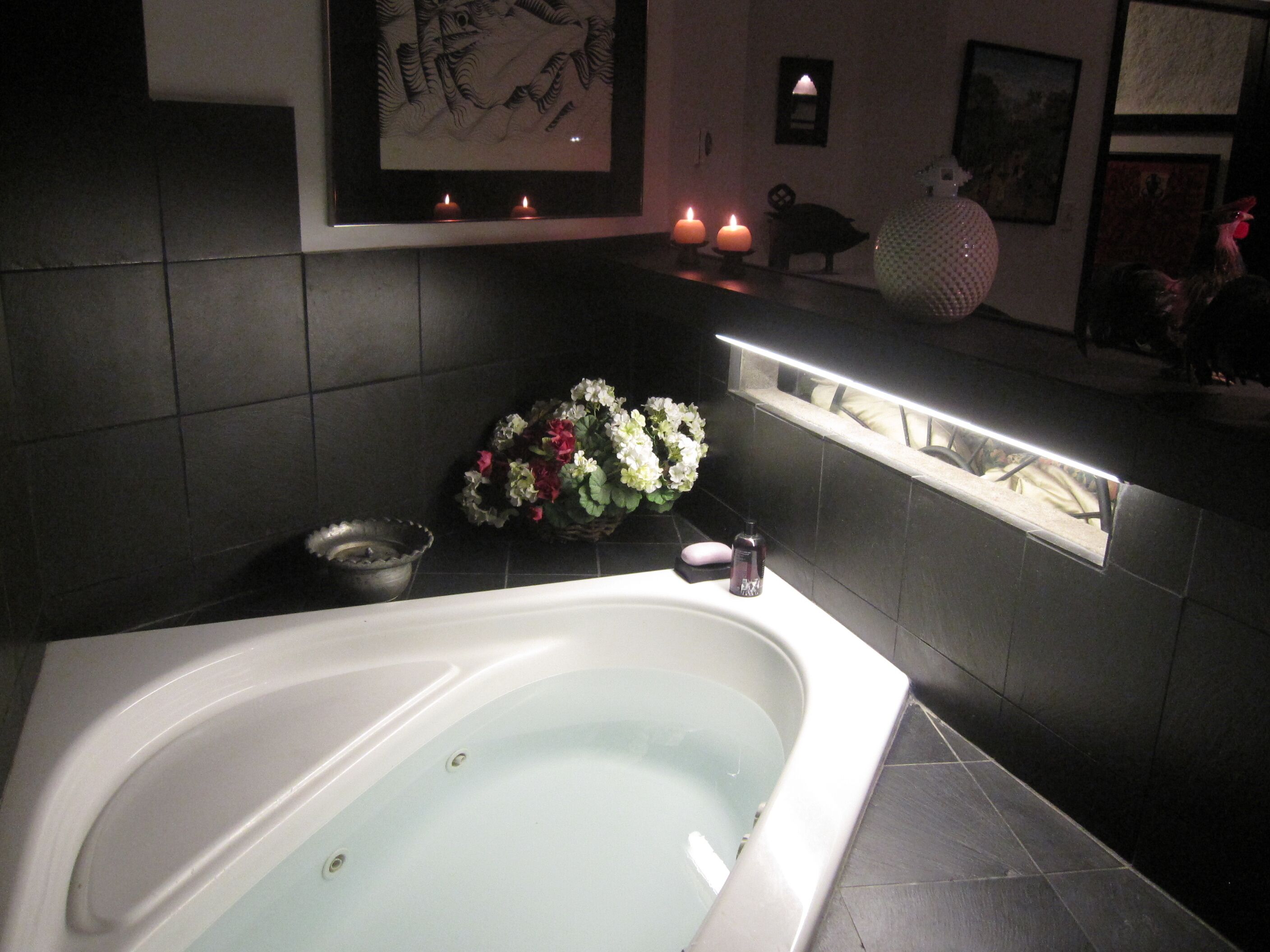  Indoor Pool, Sauna, Hot Tub, Jacuzzi & Solarium 