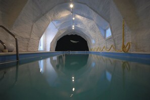 Piscina coberta i piscina climatitzada