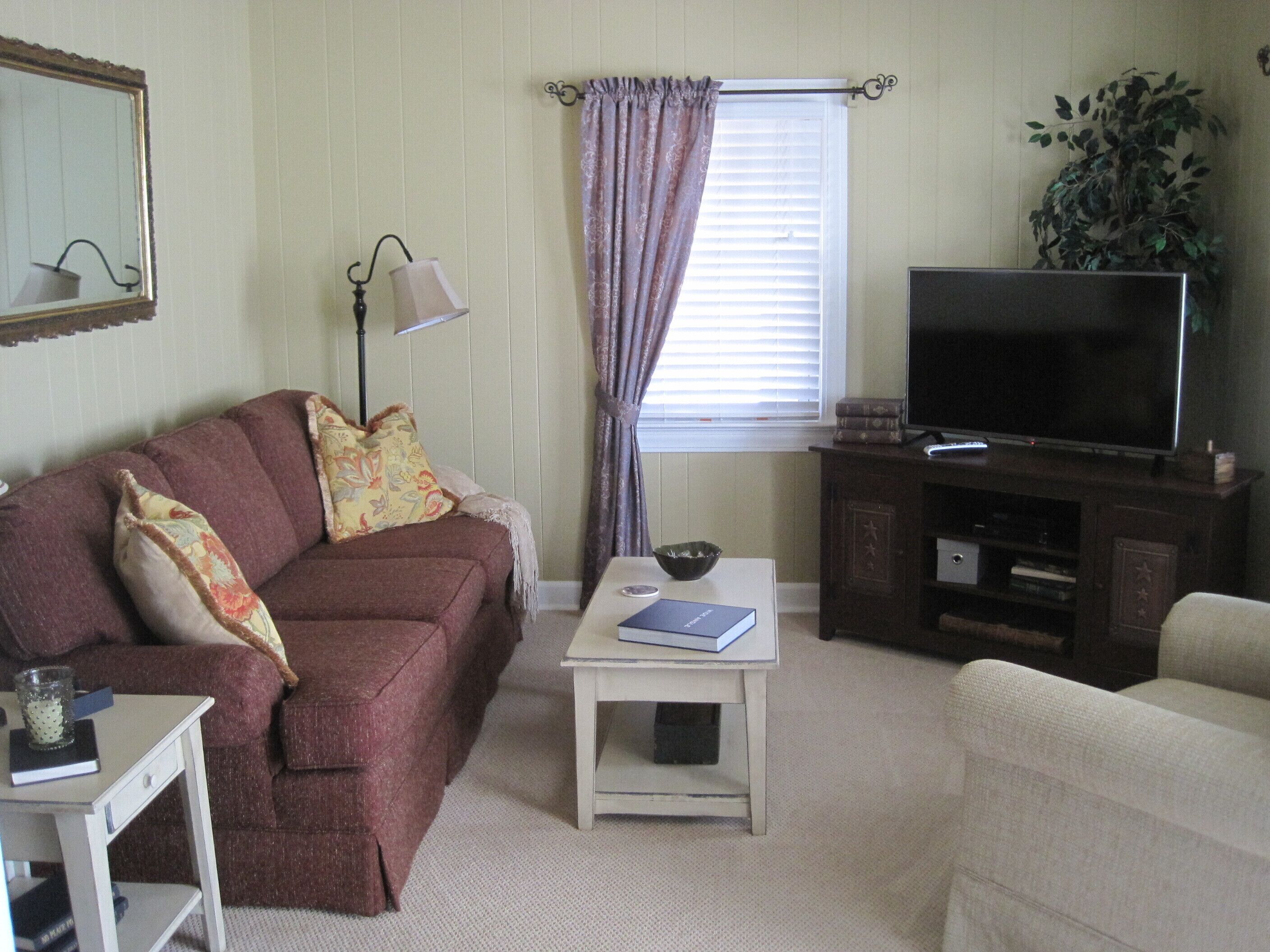 THE HARDISON HOUSE  in Historical Edenton the "South's Prettist Little Town"