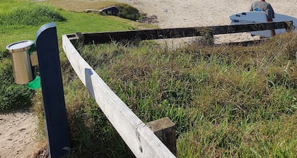 Estuario de Whangamata escondite cerca de la playa y el estuario. Wi-Fi y bomba de calor.