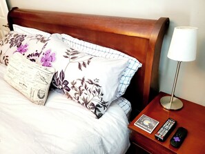 4 bedrooms, desk, iron/ironing board, travel crib
