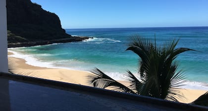 Acogedor condominio frente a la playa en Makaha