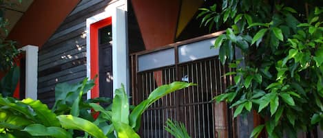 تفاصيل الفندق من الخارج