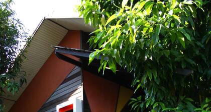 Bed&Breakfast, 2 Queen size beds near Chiang Mai railway station