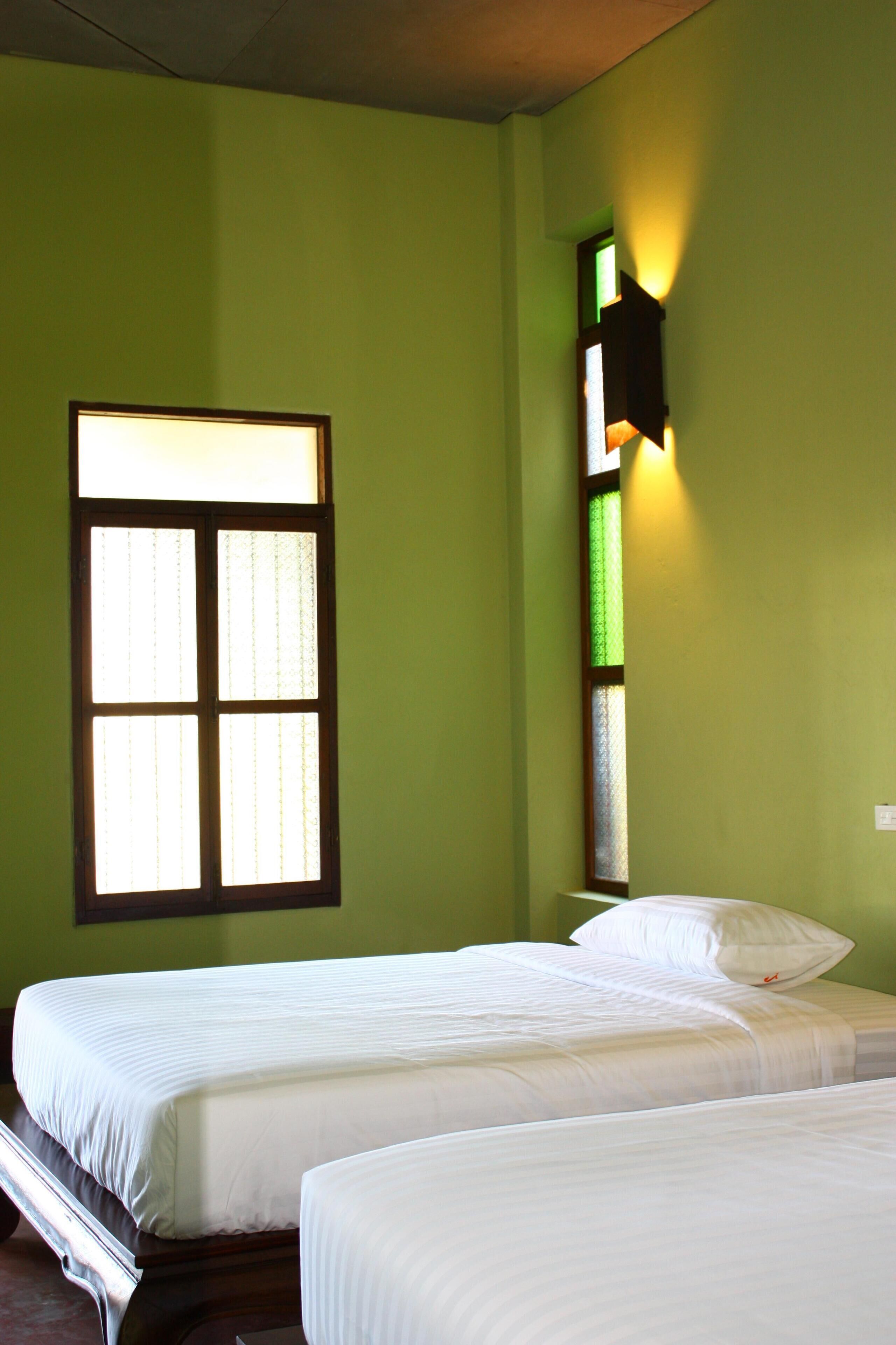 Bed&Breakfast, 2 Queen size beds near Chiang Mai railway station