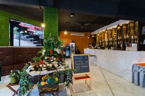 Bar (in der Unterkunft)