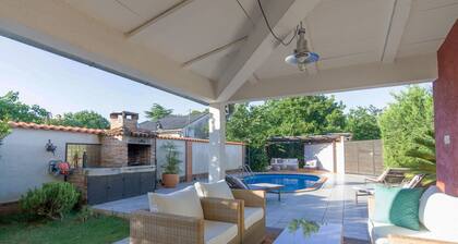 Villa Dana prĂšs de la plage et du centre de la ville 6 + 2