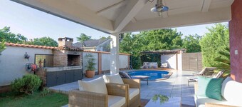 Villa Dana near the beach and the center of the town 6+2