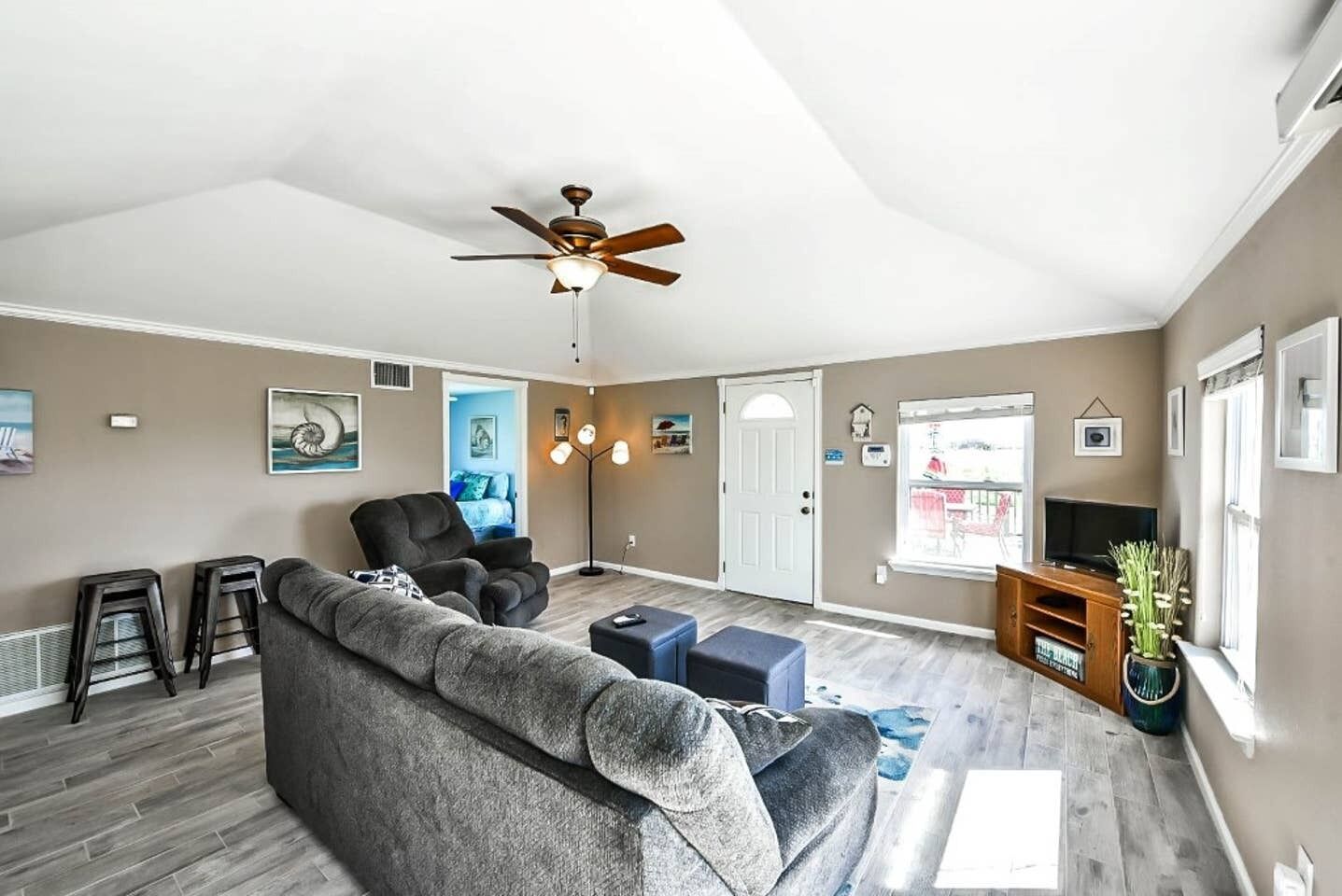 Family and Pet Friendly home with Views of the Gulf & Galveston Bay