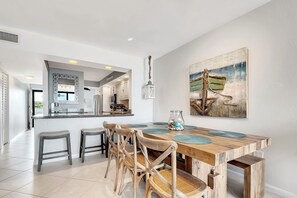 Dining - Stunning Ocean View/Sunsets, A true "Gem by the Sea" great for relaxation & fun (Key Largo)