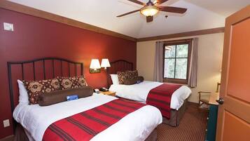 2 bedrooms, iron/ironing board, internet, bed sheets