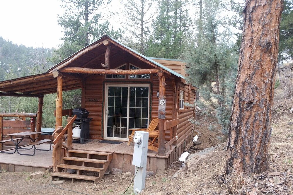 Brezzy Cabin Awaits You!