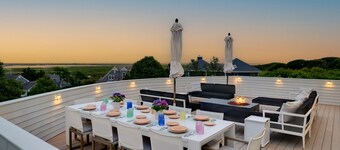 Luxurious 4 bedroom unit with amazing sea, tidal moors views and private hot tub