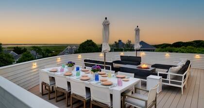 Luxurious 4 bedroom unit with amazing sea, tidal moors views and private hot tub