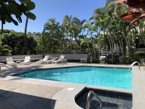 Outdoor pool - In Town Ocean View Condo-Walk to the Beach, Shops, Restaurants and Bars! (Kailua Kona)