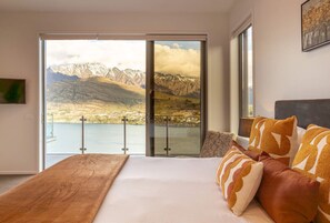 4 chambres, literie de qualité, bureau, fer et planche à repasser