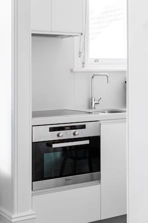 Réfrigérateur, four, plaque de cuisson, lave-vaisselle