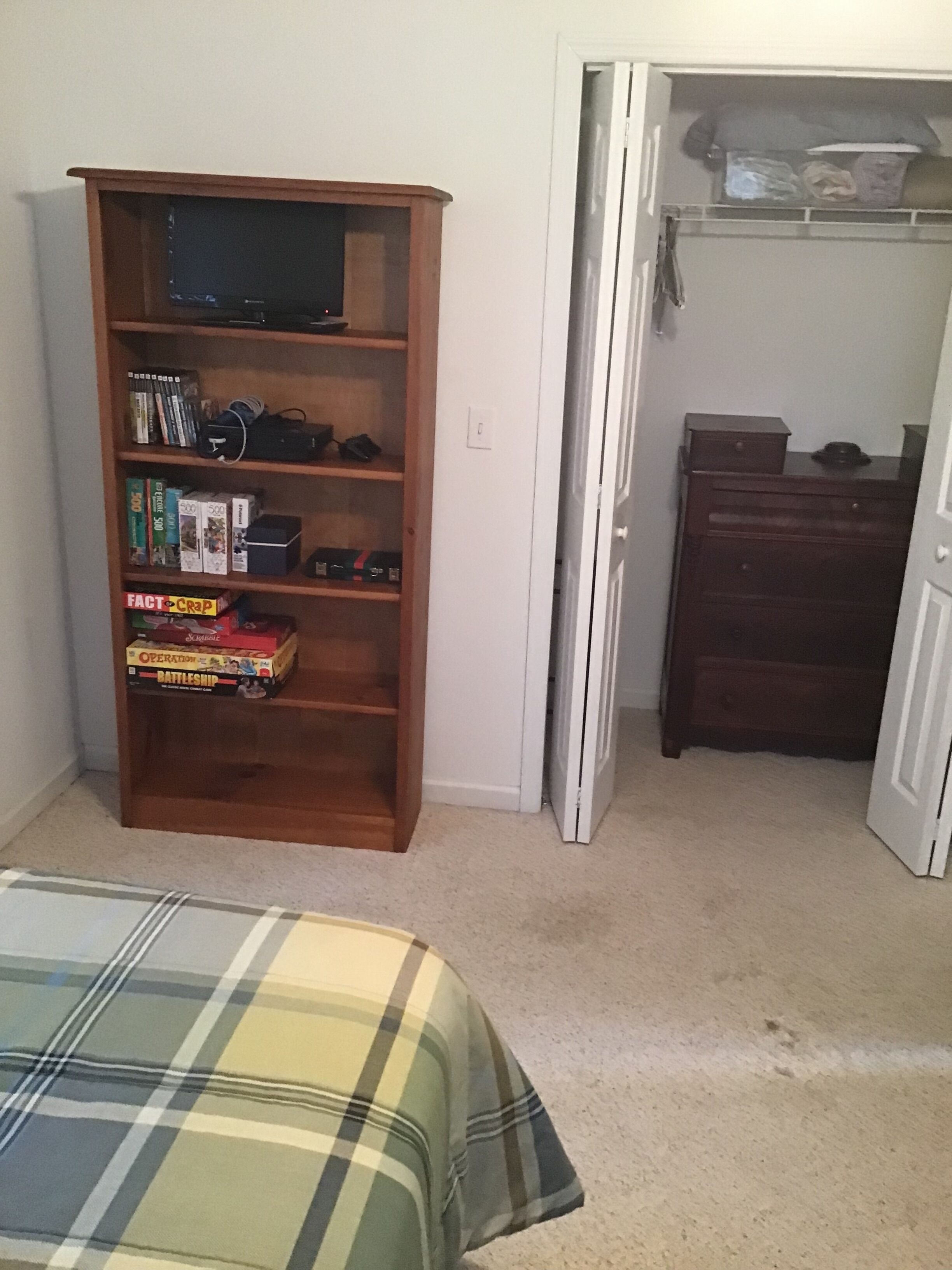 3 bedrooms, travel cot, WiFi, bed sheets