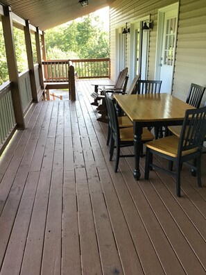 تناول الطعام بالخارج