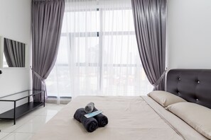 3 bedrooms, iron/ironing board, free WiFi