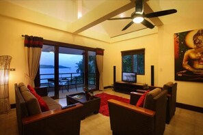 Flat-screen TV, DVD player, stereo - 3 Bed Seaview Island View Villa-KoPhangan (Tambon Ko Pha-ngan)