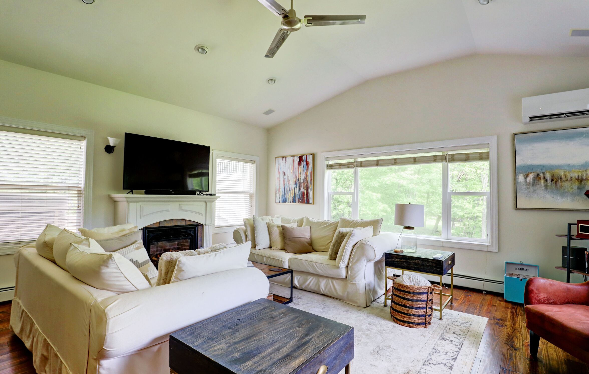 Hudson Valley Retreat With Heated Pool & Jacuzzi 