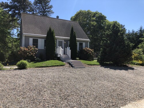 Family Cottage Close to Beach!!