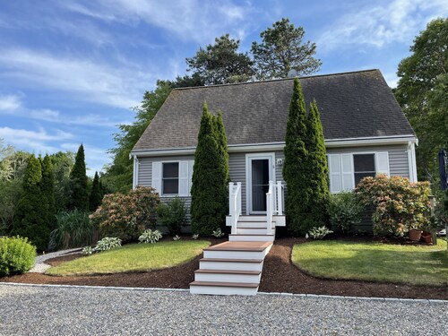 Family Cottage Close to Beach!!