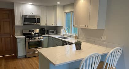 Family Cottage Close to Beach!!