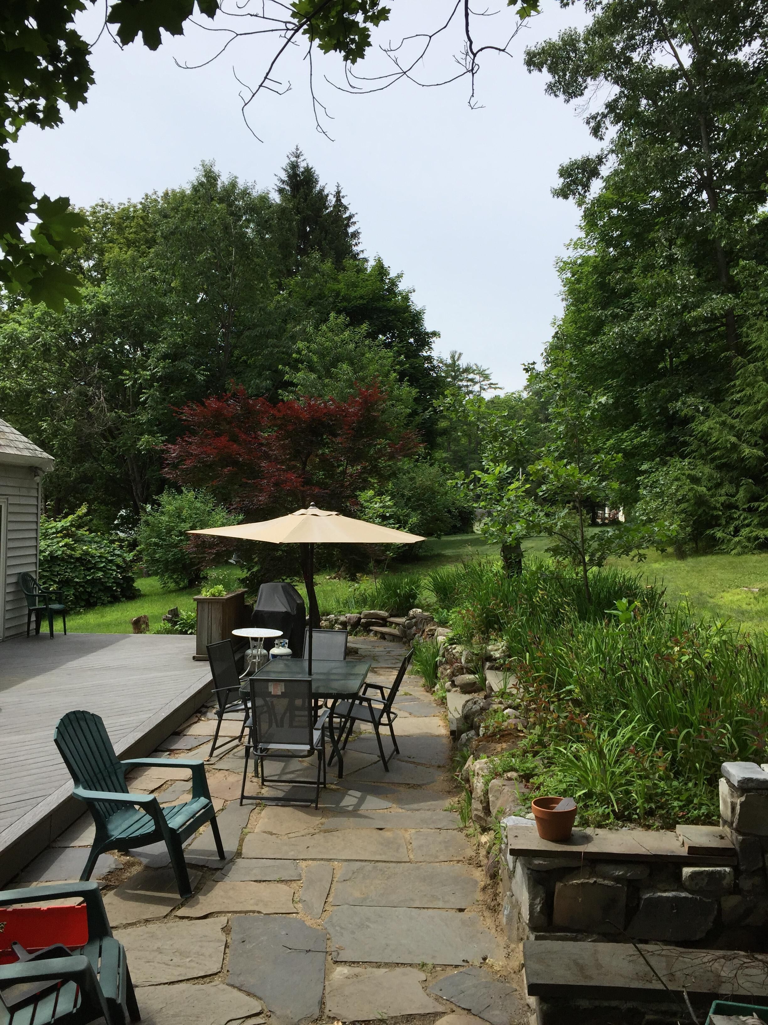 BEARLY INN  3 bedrooms  2400 ALL Linens , Soaps, Paper products   6 people 