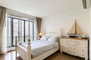 2 habitaciones, escritorio, tabla de planchar con plancha y wifi gratis 