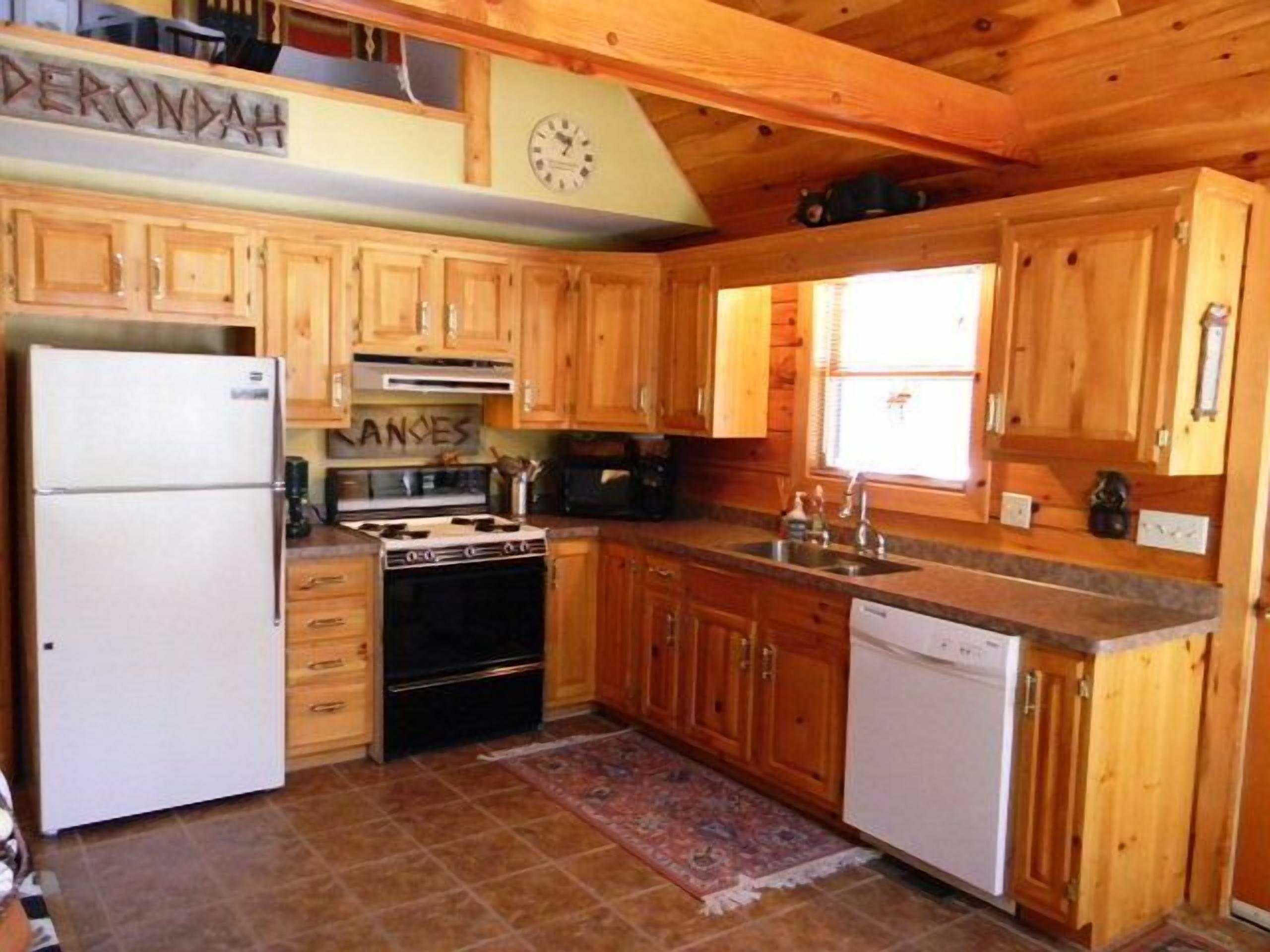 Immaculate Chalet in Old Forge with waterfront lot