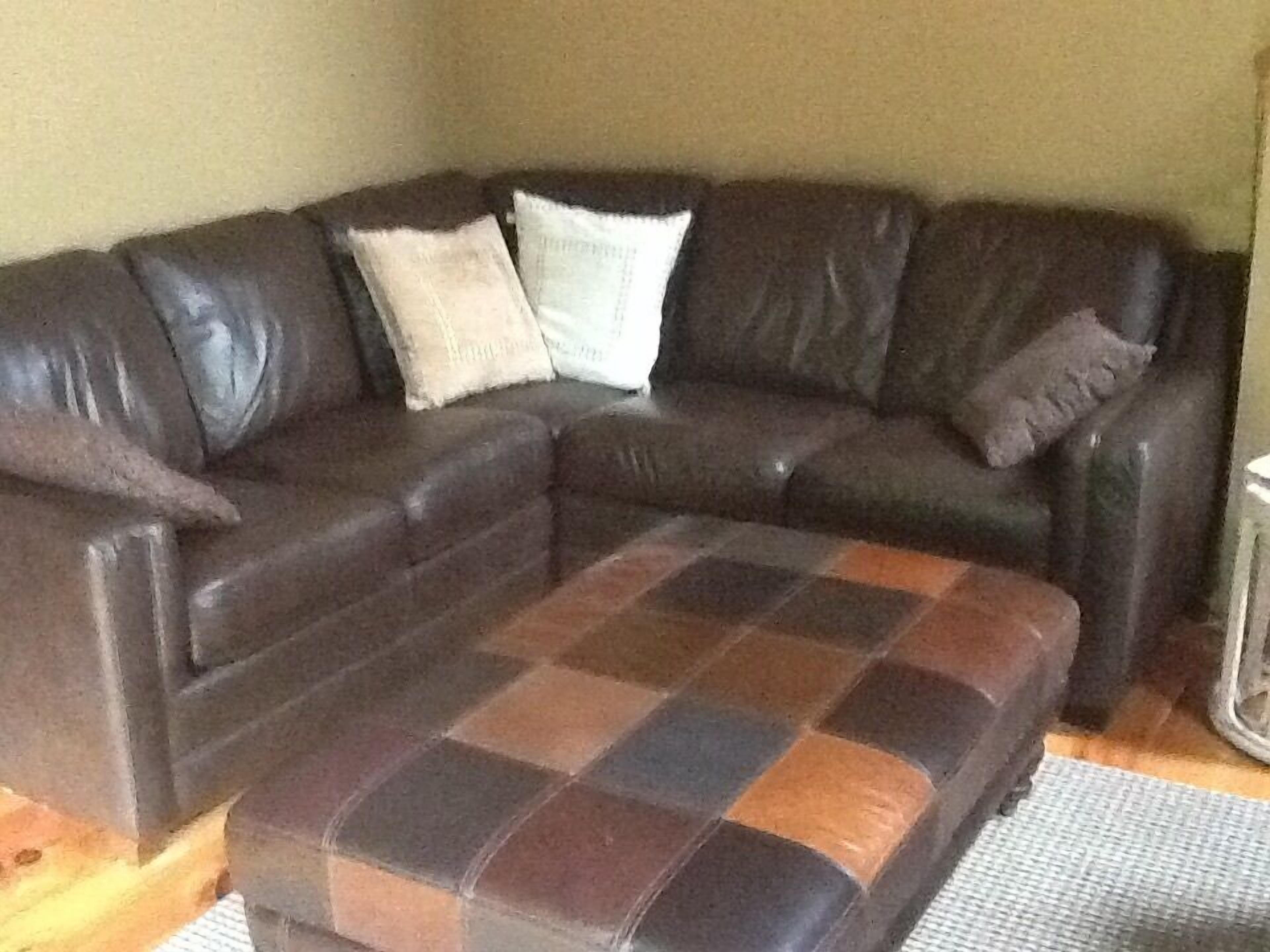 Spectacular Waterfront Log Cabin w/ Hot Tub & Fantastic 100' Private Sandy Beach