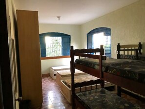 3 camere