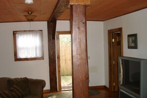 テレビ、DVD プレーヤー