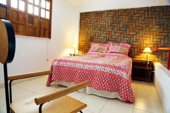 1 habitación, escritorio, wifi gratis y ropa de cama 