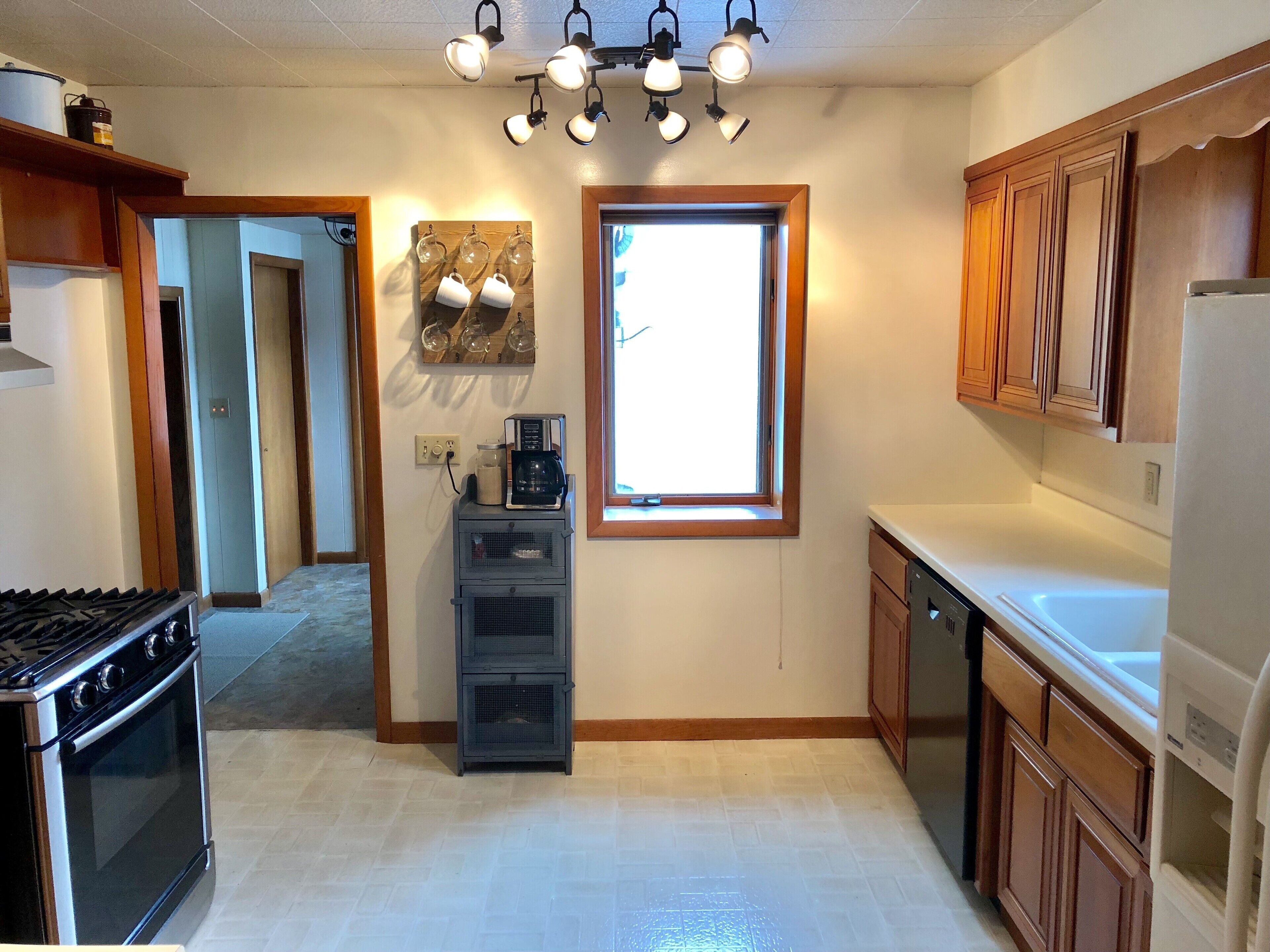 Downtown Sister Bay Cottage (walk to everything), Open Year Round.